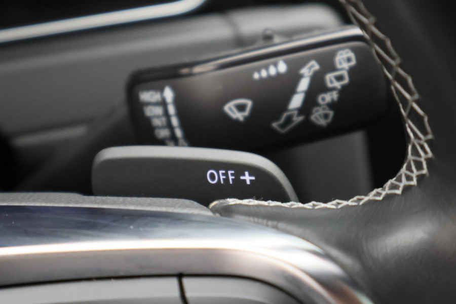 Volkswagen Golf Variant 1.5 TSI Highline Business R Panoramadak, LED, Camera, Virtual Cockpit, Trekhaak