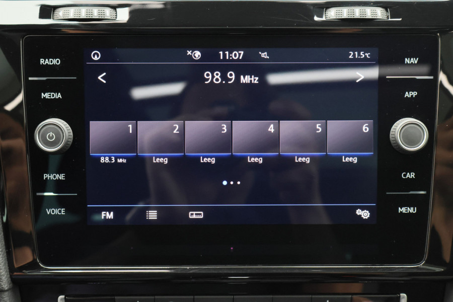 Volkswagen Golf Variant 1.5 TSI Highline Business R Panoramadak, LED, Camera, Virtual Cockpit, Trekhaak