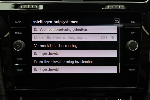 Volkswagen Golf Variant 1.5 TSI Highline Business R Panoramadak, LED, Camera, Virtual Cockpit, Trekhaak