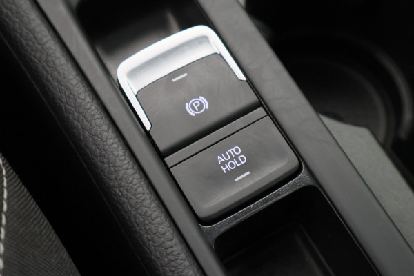 Volkswagen Golf Variant 1.5 TSI Highline Business R Panoramadak, LED, Camera, Virtual Cockpit, Trekhaak