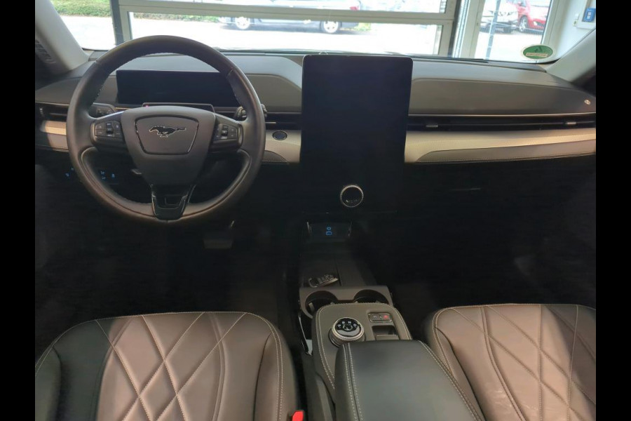 Ford Mustang Mach-E Extended RWD 98 kWh | 45.500 KM | SOH 95% | Volledig lederen interieur | WORDT VERWACHT!