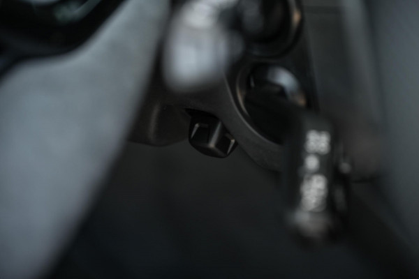 Audi A6 Avant 2.0 e-hybrid quattro S edition Competition | 5 Jaar garantie | Achterasbesturing | B&O | Carbon inleg | Stoelventilatie en Massage | Luchtvering | Panoramadak | Soft close | Keyless | Head-up | 360 camera | Passagiers Display |