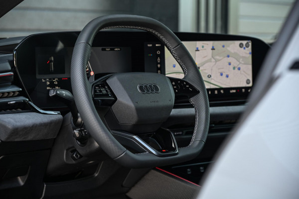 Audi A6 Avant 2.0 e-hybrid quattro S edition Competition | 5 Jaar garantie | Achterasbesturing | B&O | Carbon inleg | Stoelventilatie en Massage | Luchtvering | Panoramadak | Soft close | Keyless | Head-up | 360 camera | Passagiers Display |