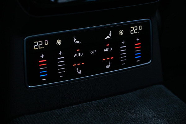 Audi A6 Avant 2.0 e-hybrid quattro S edition Competition | 5 Jaar garantie | Achterasbesturing | B&O | Carbon inleg | Stoelventilatie en Massage | Luchtvering | Panoramadak | Soft close | Keyless | Head-up | 360 camera | Passagiers Display |