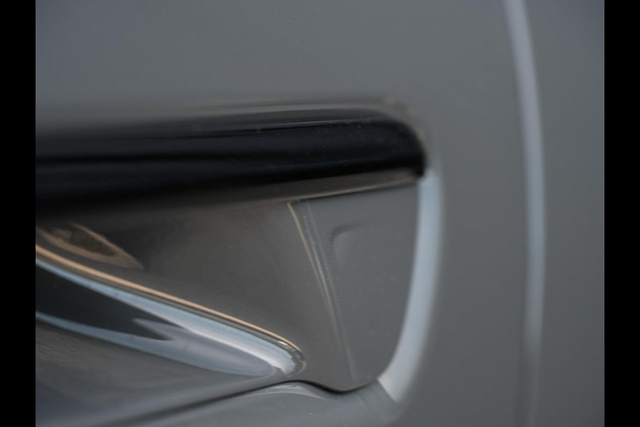 Audi A6 Avant 2.0 e-hybrid quattro S edition Competition | 5 Jaar garantie | Achterasbesturing | B&O | Carbon inleg | Stoelventilatie en Massage | Luchtvering | Panoramadak | Soft close | Keyless | Head-up | 360 camera | Passagiers Display |