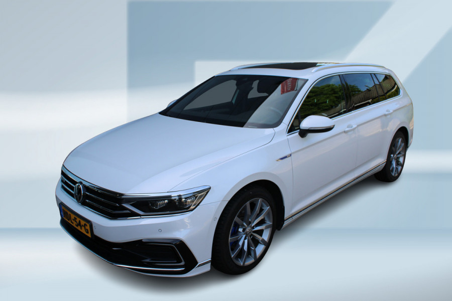 Volkswagen Passat Variant 1.4 TSI PHEV GTE Business | Panorama dak | Achteruitrijcamera | BLIS