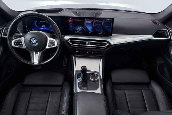 BMW i4 EDrive40 High Executive 84 kWh M-pakket( 1e Eig, Dealer OndH, Panorama, 360 Camera, Addpt Cruise, StoelV, Etc)