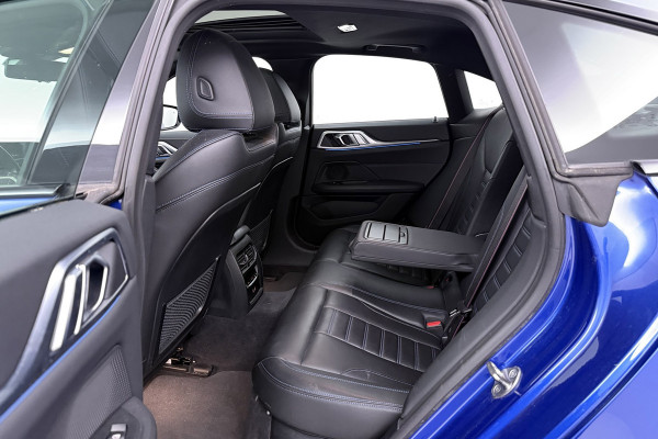 BMW i4 EDrive40 High Executive 84 kWh M-pakket( 1e Eig, Dealer OndH, Panorama, 360 Camera, Addpt Cruise, StoelV, Etc)