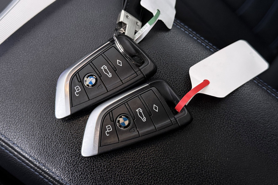 BMW i4 EDrive40 High Executive 84 kWh M-pakket( 1e Eig, Dealer OndH, Panorama, 360 Camera, Addpt Cruise, StoelV, Etc)