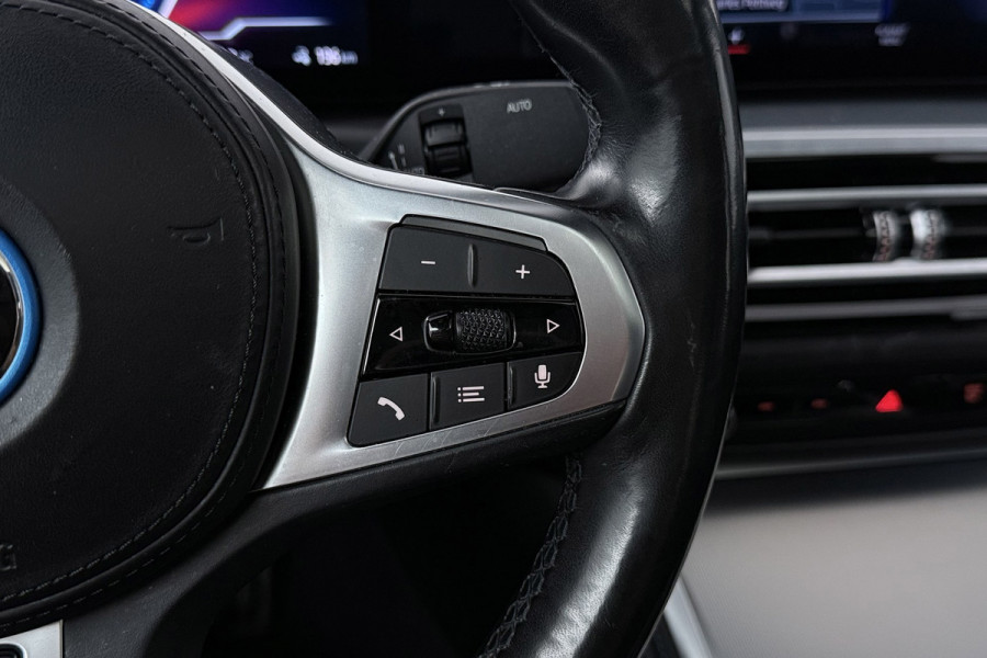 BMW i4 EDrive40 High Executive 84 kWh M-pakket( 1e Eig, Dealer OndH, Panorama, 360 Camera, Addpt Cruise, StoelV, Etc)
