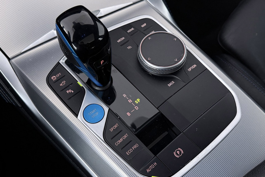 BMW i4 EDrive40 High Executive 84 kWh M-pakket( 1e Eig, Dealer OndH, Panorama, 360 Camera, Addpt Cruise, StoelV, Etc)