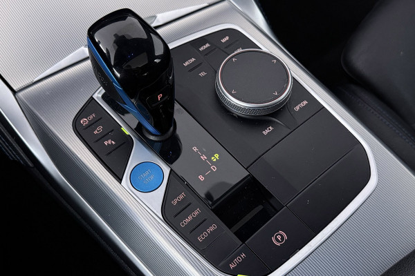 BMW i4 EDrive40 High Executive 84 kWh M-pakket( 1e Eig, Dealer OndH, Panorama, 360 Camera, Addpt Cruise, StoelV, Etc)