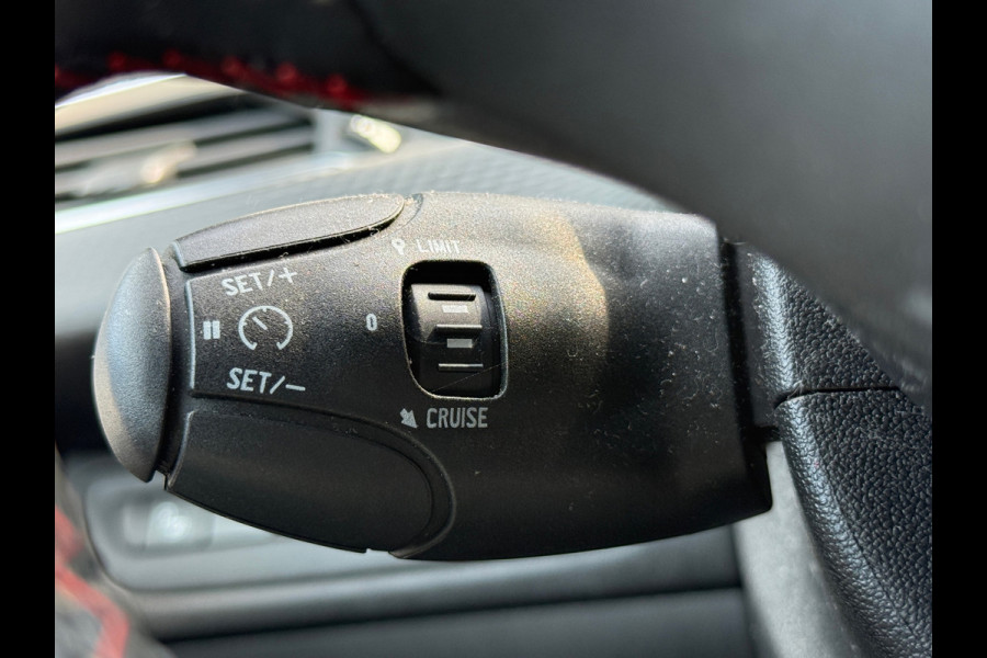 Peugeot 208 1.2 PureTech GT-Line / AUTOMAAT / PANORAMA / CAM