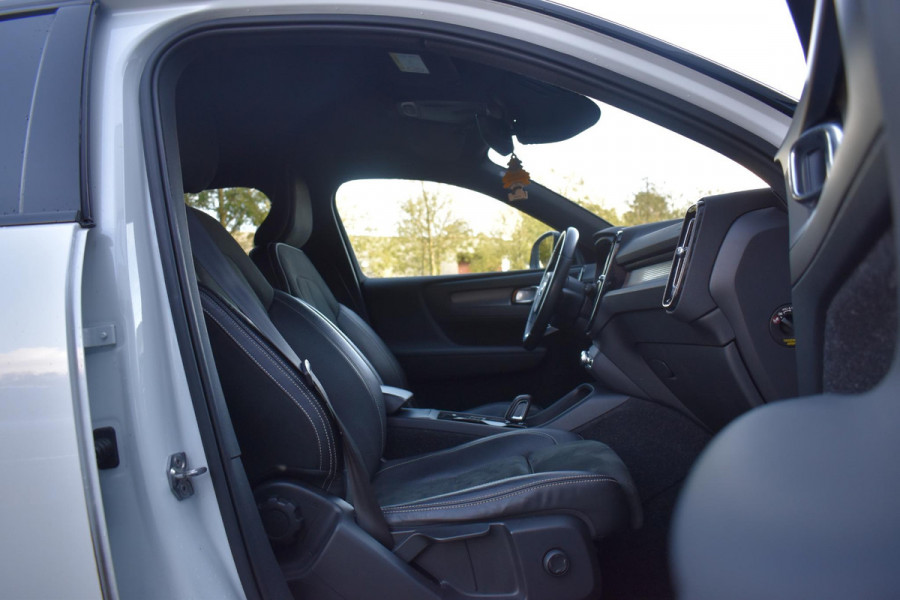 Volvo XC40 2.0 T4 R-Design Camera Pilot ACC Bliss Standkachel