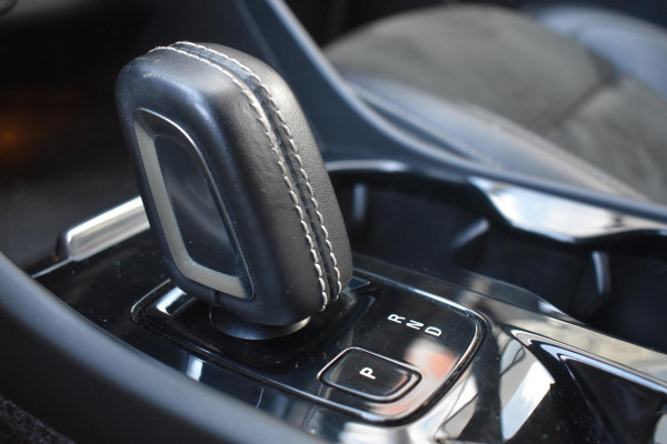 Volvo XC40 2.0 T4 R-Design Camera Pilot ACC Bliss Standkachel