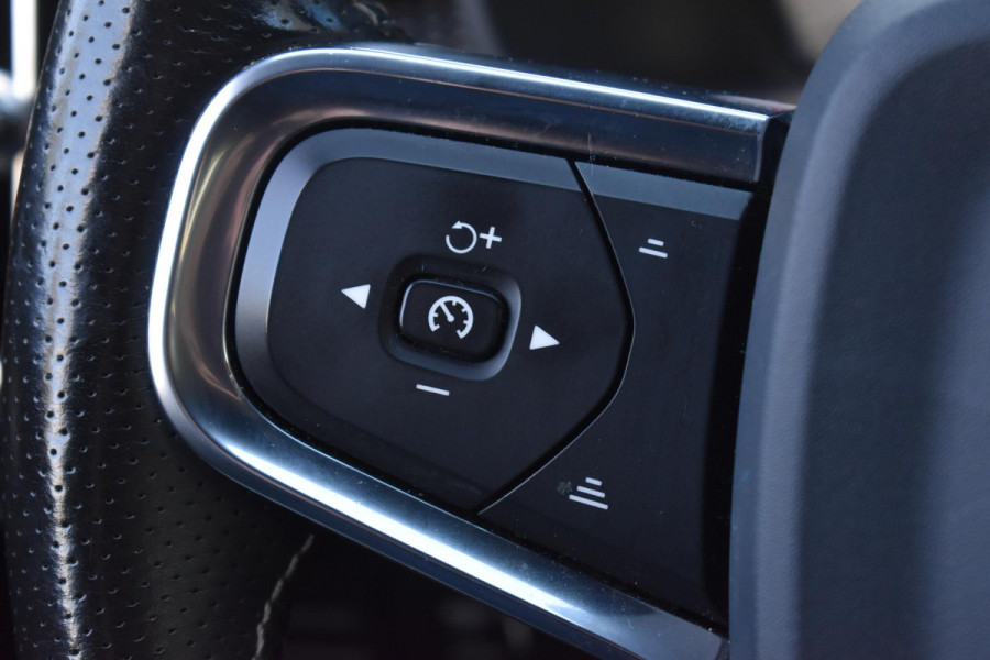 Volvo XC40 2.0 T4 R-Design Camera Pilot ACC Bliss Standkachel