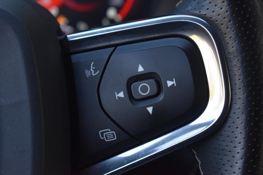 Volvo XC40 2.0 T4 R-Design Camera Pilot ACC Bliss Standkachel