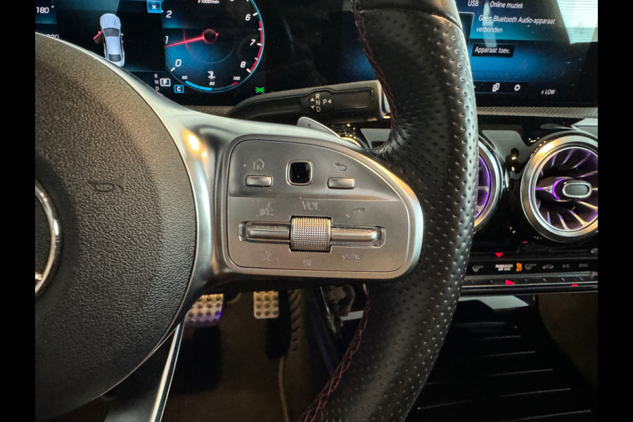 Mercedes-Benz CLA-Klasse 180 Premium+ AMG Pano|Memory|Sfeer