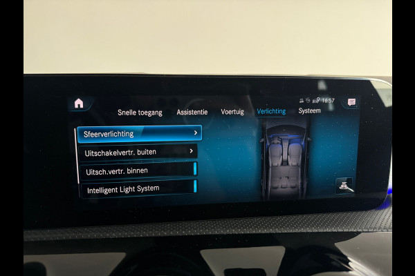 Mercedes-Benz CLA-Klasse 180 Premium+ AMG Pano|Memory|Sfeer