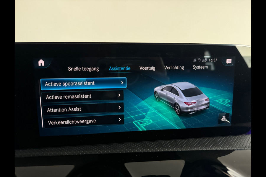 Mercedes-Benz CLA-Klasse 180 Premium+ AMG Pano|Memory|Sfeer