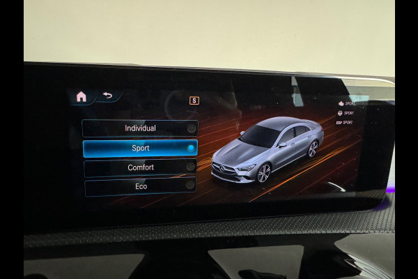 Mercedes-Benz CLA-Klasse 180 Premium+ AMG Pano|Memory|Sfeer