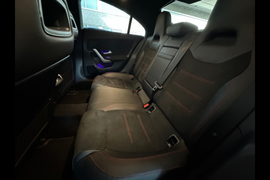 Mercedes-Benz CLA-Klasse 180 Premium+ AMG Pano|Memory|Sfeer