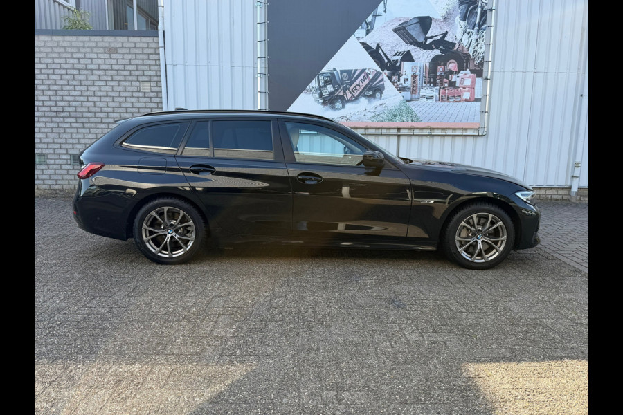 BMW 3 Serie Touring 330e 293 Pk | Voll Leder | Navigatie | Camera | Cruise | Clima | Trekhaak.