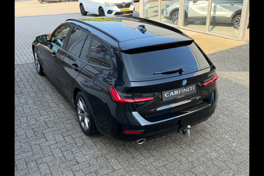 BMW 3 Serie Touring 330e 293 Pk | Voll Leder | Navigatie | Camera | Cruise | Clima | Trekhaak.