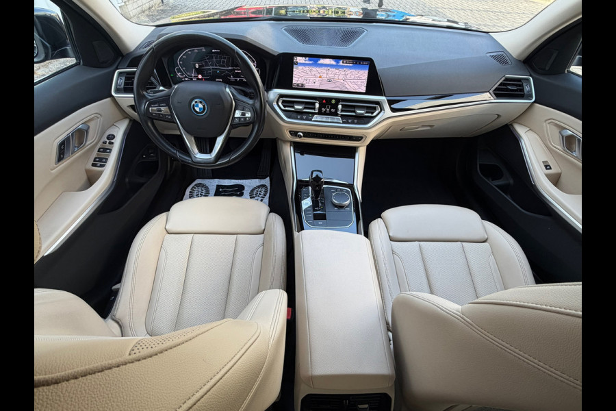 BMW 3 Serie Touring 330e 293 Pk | Voll Leder | Navigatie | Camera | Cruise | Clima | Trekhaak.