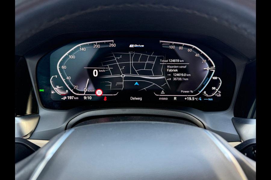 BMW 3 Serie Touring 330e 293 Pk | Voll Leder | Navigatie | Camera | Cruise | Clima | Trekhaak.