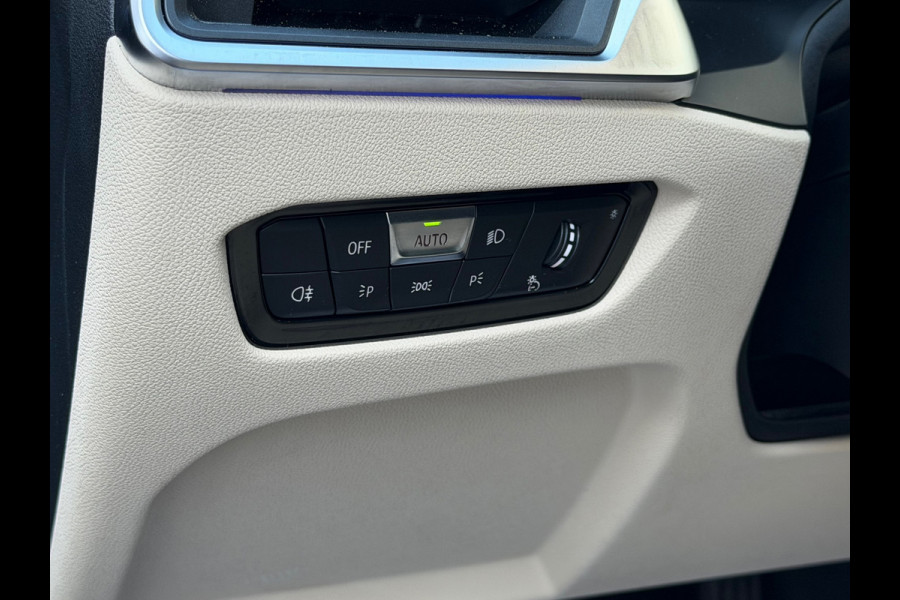 BMW 3 Serie Touring 330e 293 Pk | Voll Leder | Navigatie | Camera | Cruise | Clima | Trekhaak.