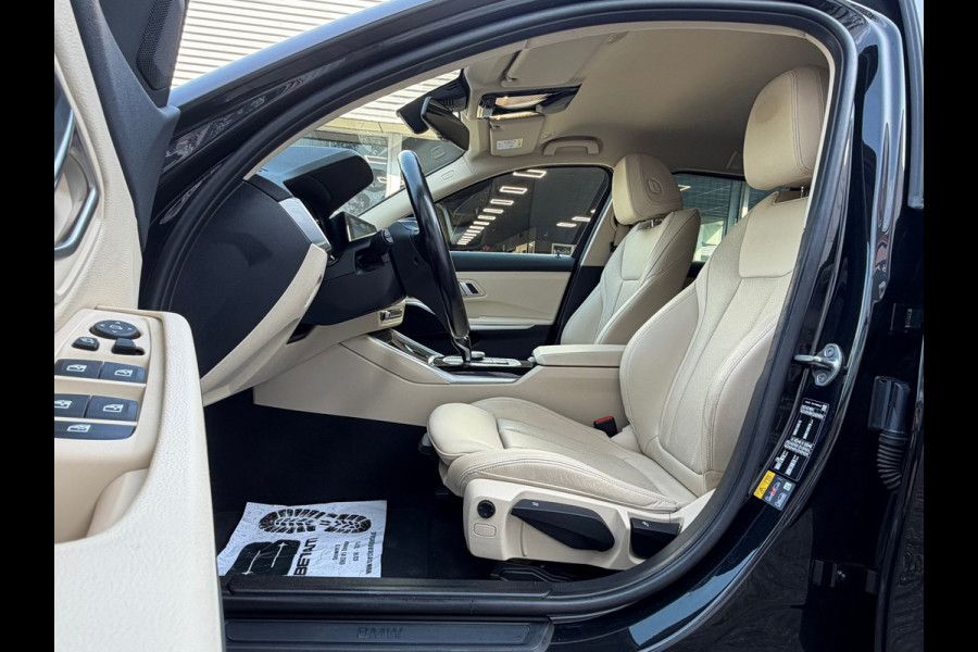 BMW 3 Serie Touring 330e 293 Pk | Voll Leder | Navigatie | Camera | Cruise | Clima | Trekhaak.