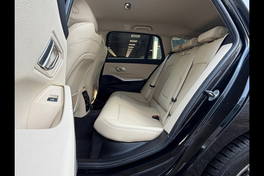 BMW 3 Serie Touring 330e 293 Pk | Voll Leder | Navigatie | Camera | Cruise | Clima | Trekhaak.
