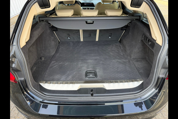 BMW 3 Serie Touring 330e 293 Pk | Voll Leder | Navigatie | Camera | Cruise | Clima | Trekhaak.
