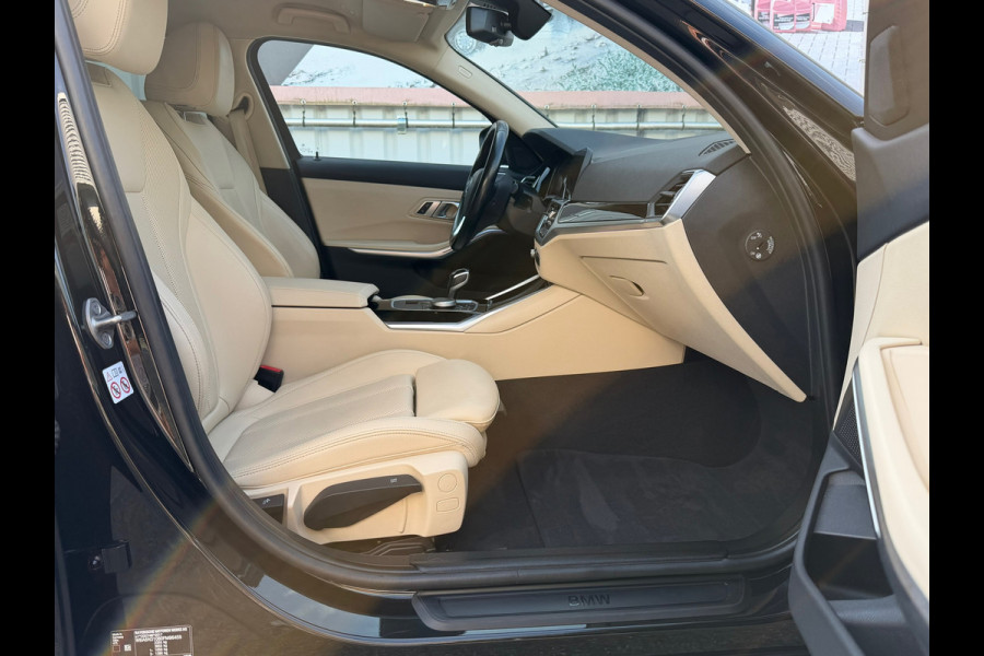 BMW 3 Serie Touring 330e 293 Pk | Voll Leder | Navigatie | Camera | Cruise | Clima | Trekhaak.