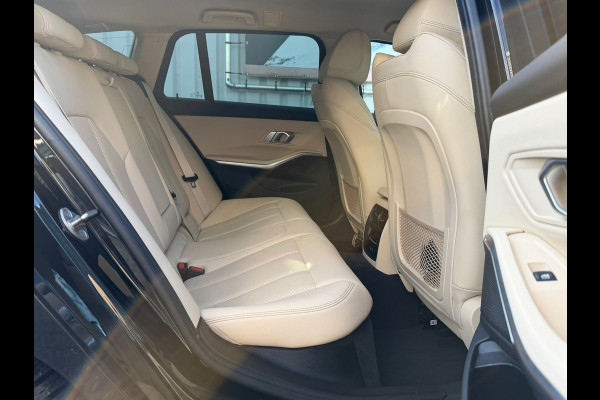 BMW 3 Serie Touring 330e 293 Pk | Voll Leder | Navigatie | Camera | Cruise | Clima | Trekhaak.