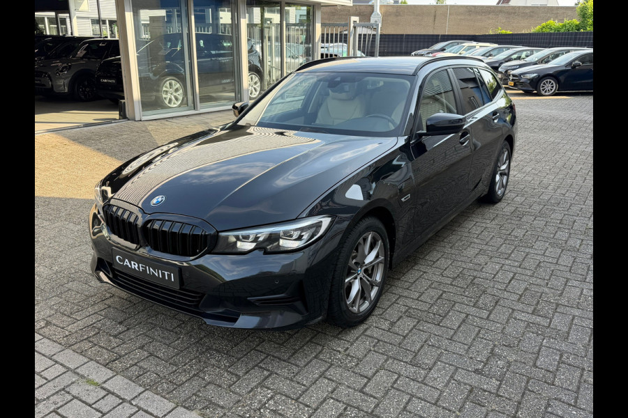 BMW 3 Serie Touring 330e 293 Pk | Voll Leder | Navigatie | Camera | Cruise | Clima | Trekhaak.