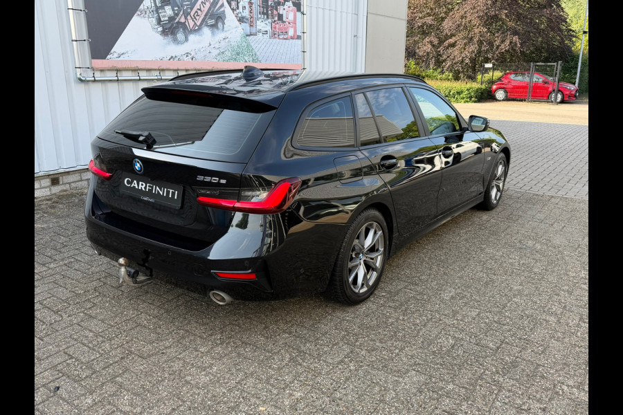 BMW 3 Serie Touring 330e 293 Pk | Voll Leder | Navigatie | Camera | Cruise | Clima | Trekhaak.