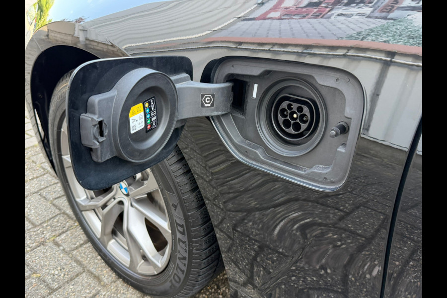 BMW 3 Serie Touring 330e 293 Pk | Voll Leder | Navigatie | Camera | Cruise | Clima | Trekhaak.
