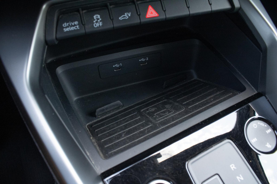 Audi A3 Sportback 45 TFSIe Sline Compt PANO CAMERA STOELVERWARMING