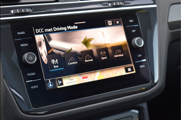 Volkswagen Tiguan 1.5 TSI R-Line 150 Pk HUD Pano IQ Lights Navi Camera Standkachel Trekhaak 20 Inch
