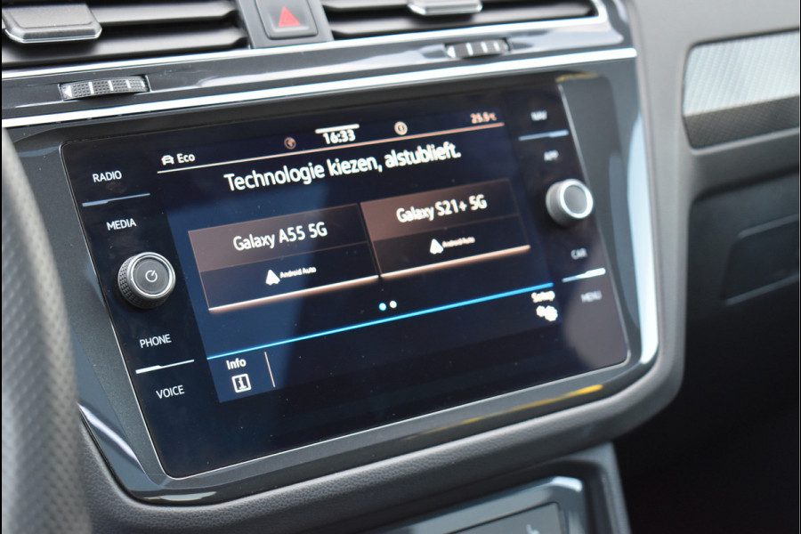 Volkswagen Tiguan 1.5 TSI R-Line 150 Pk HUD Pano IQ Lights Navi Camera Standkachel Trekhaak 20 Inch