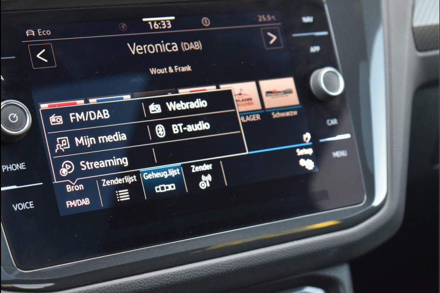 Volkswagen Tiguan 1.5 TSI R-Line 150 Pk HUD Pano IQ Lights Navi Camera Standkachel Trekhaak 20 Inch