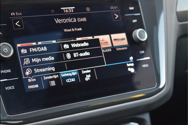 Volkswagen Tiguan 1.5 TSI R-Line 150 Pk HUD Pano IQ Lights Navi Camera Standkachel Trekhaak 20 Inch