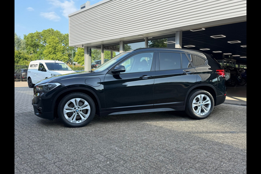 BMW X1 XDrive25e Edition 221 Pk | Voll Leder | Navigatie | Clima | Cruise | Trekhaak | 17".