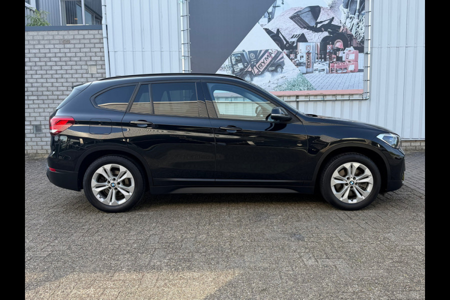 BMW X1 XDrive25e Edition 221 Pk | Voll Leder | Navigatie | Clima | Cruise | Trekhaak | 17".