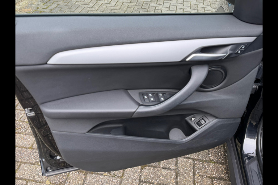 BMW X1 XDrive25e Edition 221 Pk | Voll Leder | Navigatie | Clima | Cruise | Trekhaak | 17".