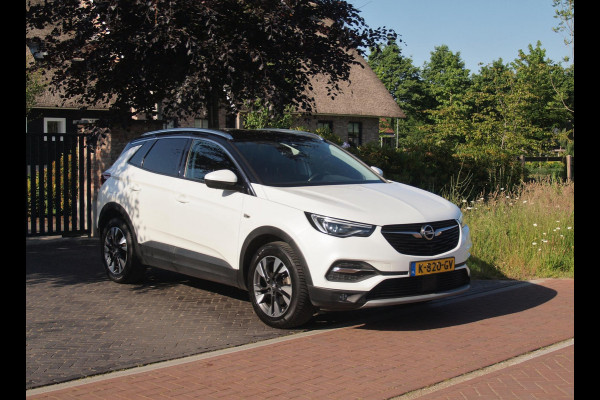 Opel Grandland X 1.2 Turbo Ultimate | Apple Carplay | Cruise Control | Parkeersensoren | Leder-pakket |