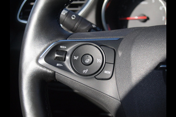 Opel Grandland X 1.2 Turbo Ultimate | Apple Carplay | Cruise Control | Parkeersensoren | Leder-pakket |