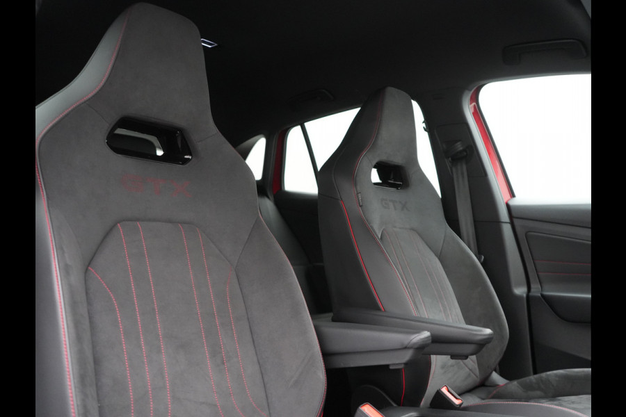 Volkswagen ID.4 GTX 4Motion 77 kWh 299pk Dealer O.H. | Adaptive Cruise | Head Up | 360 Camera | Alcantara Sportstoelen Massage & Memory | IQ Light | Sfeerverlichting | Keyless | Blis | Apple Carplay | Stuur Verwarmd | Navigatie | DAB |